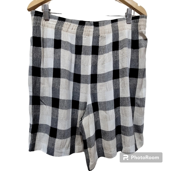 16" Waist Black Tan Cream Plaid Shorts Contemporary Summer VCAY - Picture 2 of 5